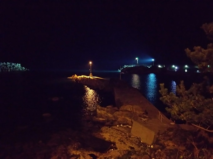 夜の間人漁港